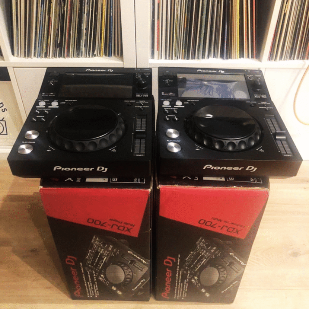 XDJ 700